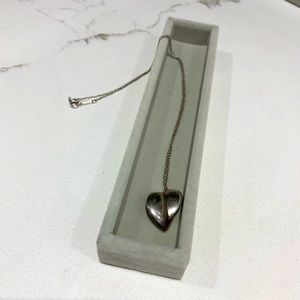 Felt necklace or bracelet tray